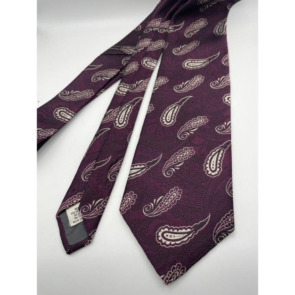 Rohde Royce Mens Paisley Necktie Plum Burgundy Silver Silk Blend Made in USA